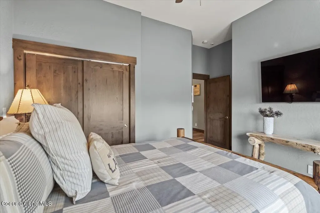 511 Guthrie Place Dover ID 83825