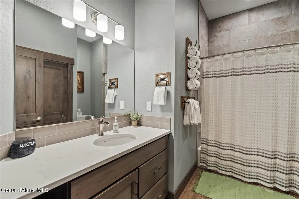 511 Guthrie Place Dover ID 83825
