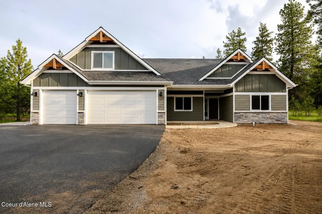 12664 E Howard Road Athol ID 83801