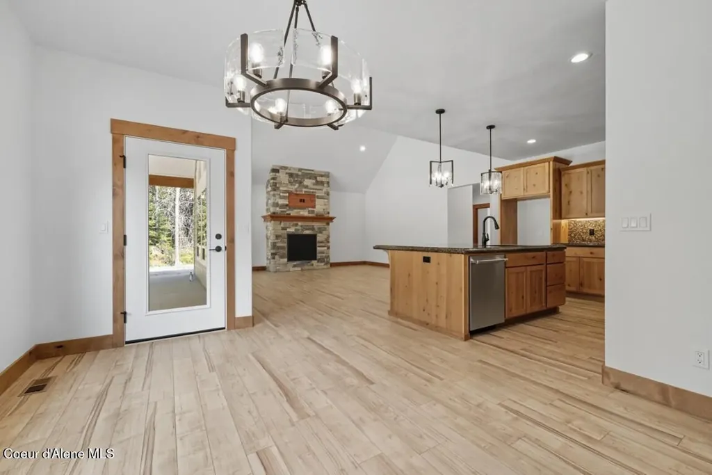 12664 E Howard Road Athol ID 83801