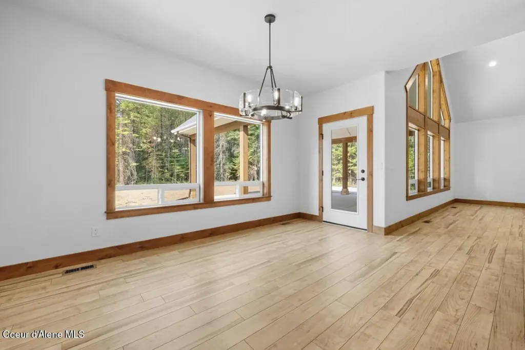 12664 E Howard Road Athol ID 83801