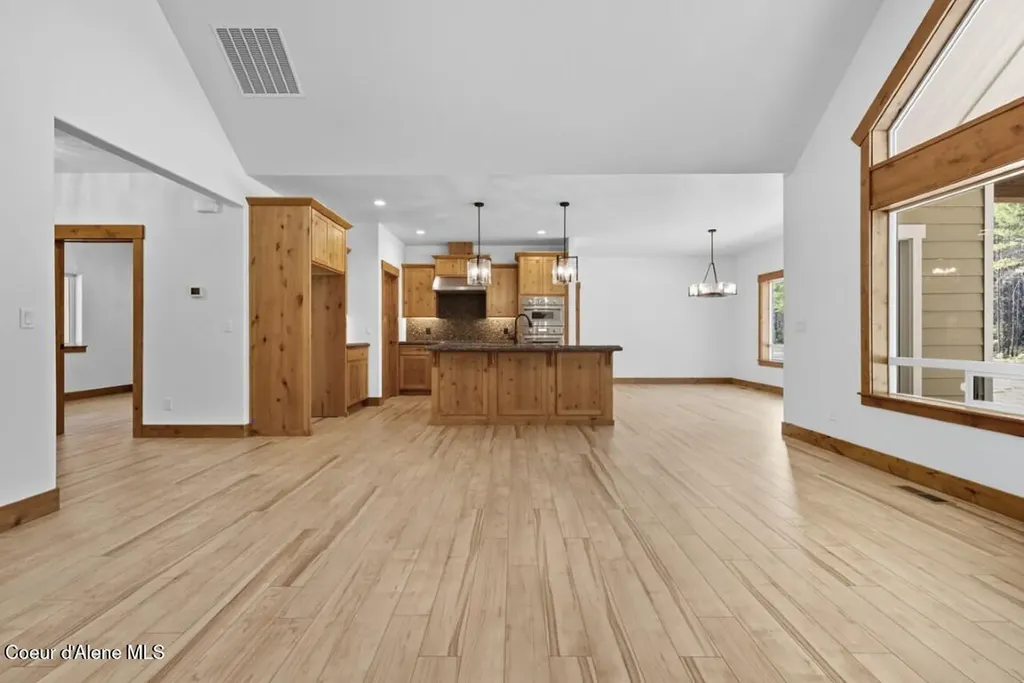 12664 E Howard Road Athol ID 83801