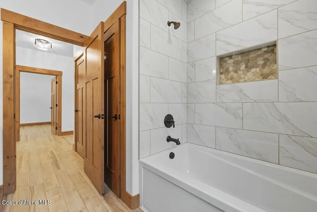 12664 E Howard Road Athol ID 83801