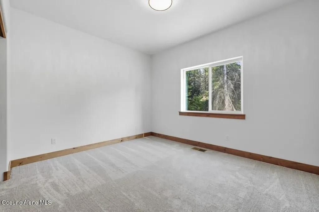 12664 E Howard Road Athol ID 83801