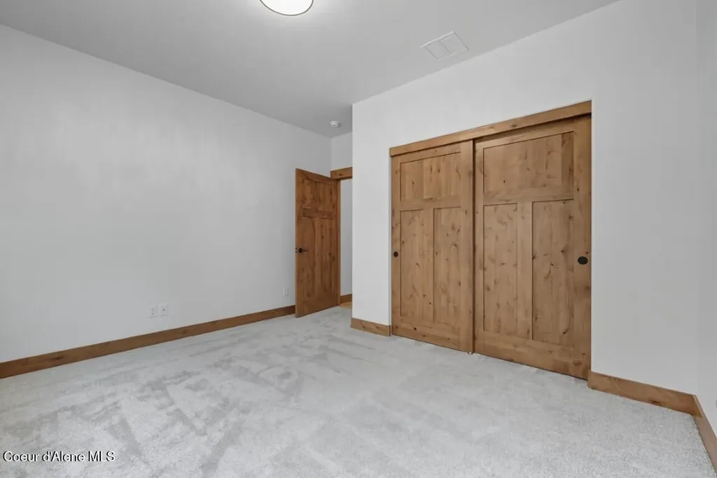 12664 E Howard Road Athol ID 83801