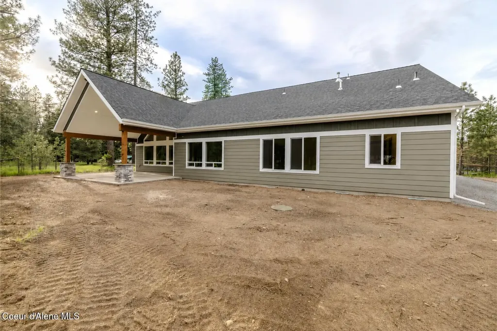 12664 E Howard Road Athol ID 83801
