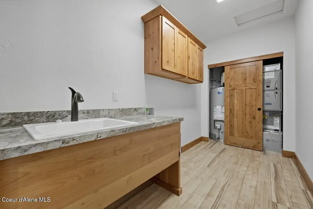 12664 E Howard Road Athol ID 83801