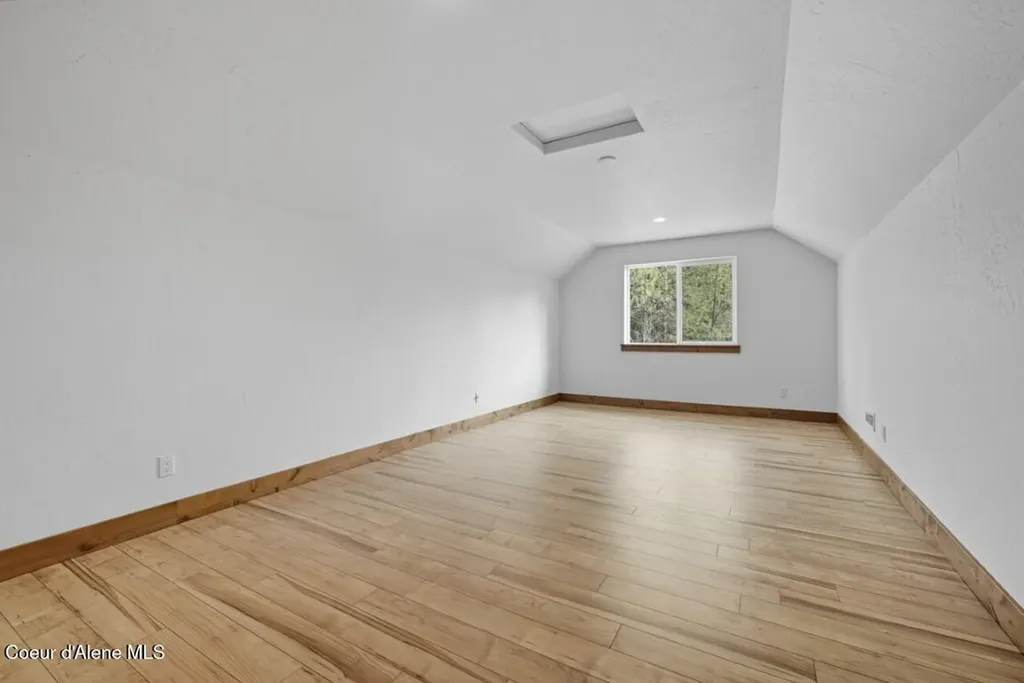 12664 E Howard Road Athol ID 83801