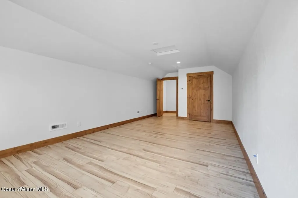 12664 E Howard Road Athol ID 83801