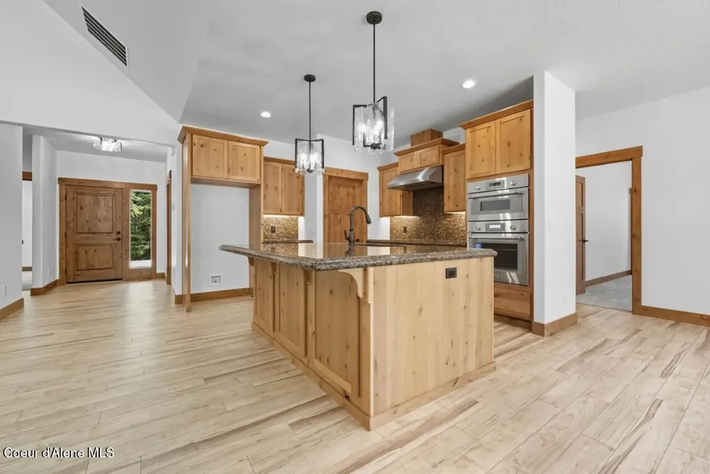 12664 E Howard Road Athol ID 83801