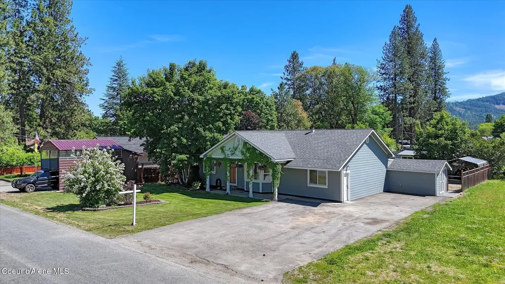374 Dixon Street Priest River ID 83856