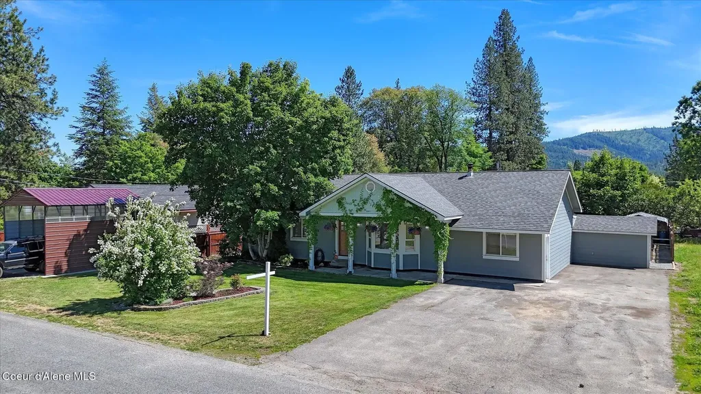374 Dixon Street Priest River ID 83856