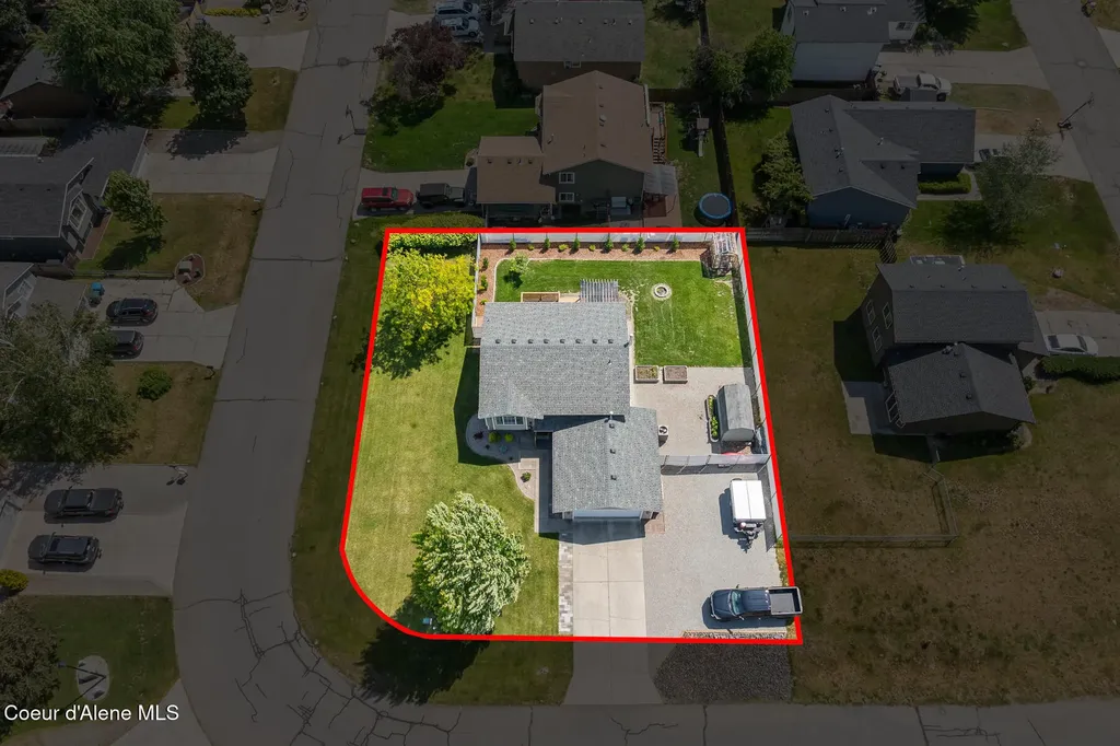 9706 N Ptarmigan Drive Hayden ID 83835