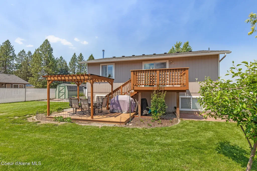 9706 N Ptarmigan Drive Hayden ID 83835
