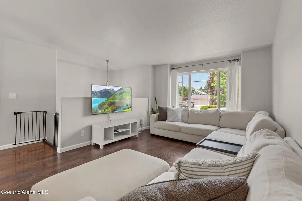 9706 N Ptarmigan Drive Hayden ID 83835