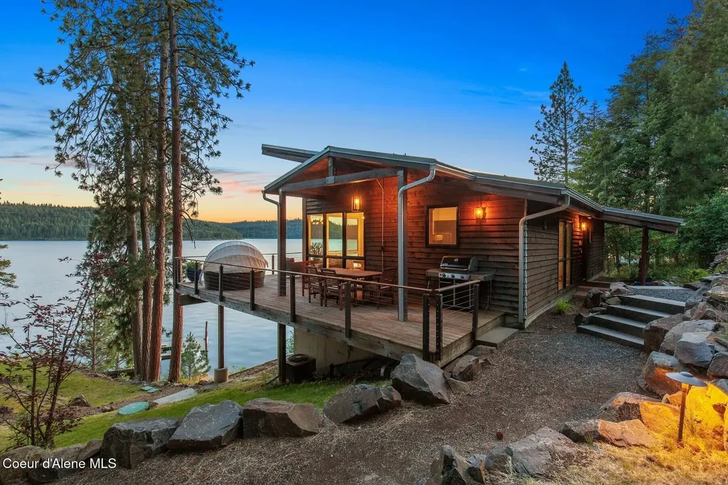 520 S Marion Court Harrison ID 83833