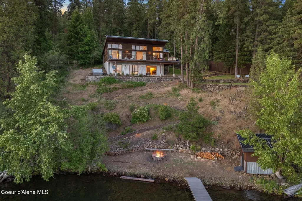 520 S Marion Court Harrison ID 83833