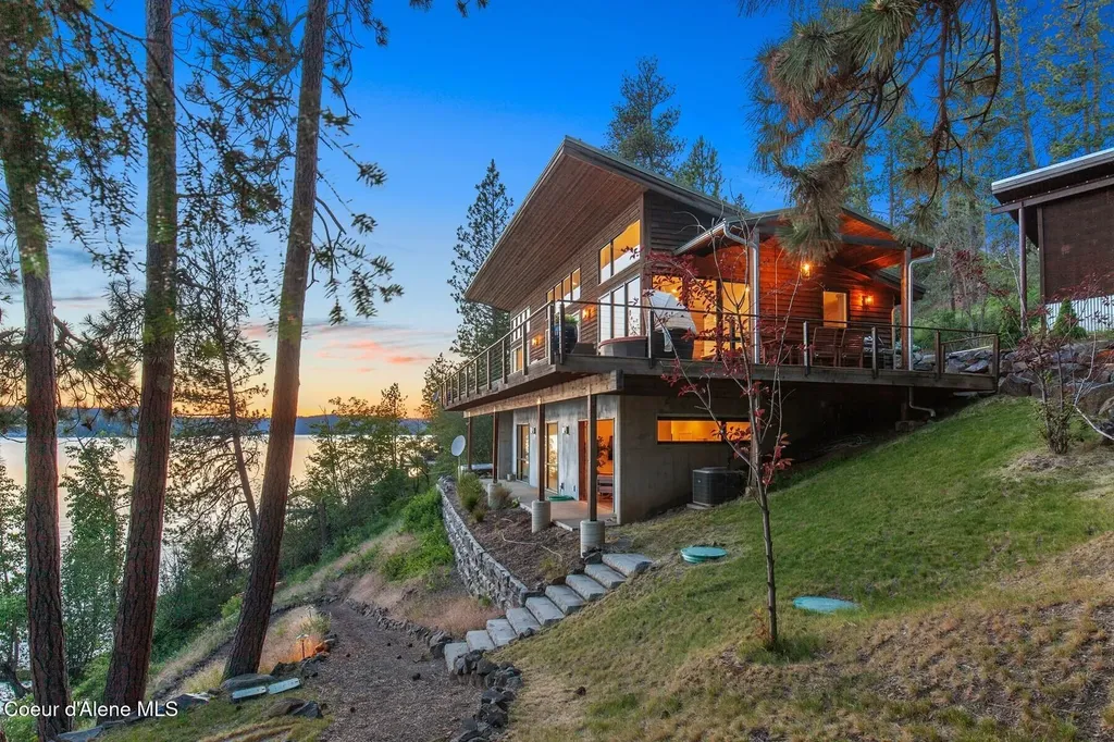 520 S Marion Court Harrison ID 83833
