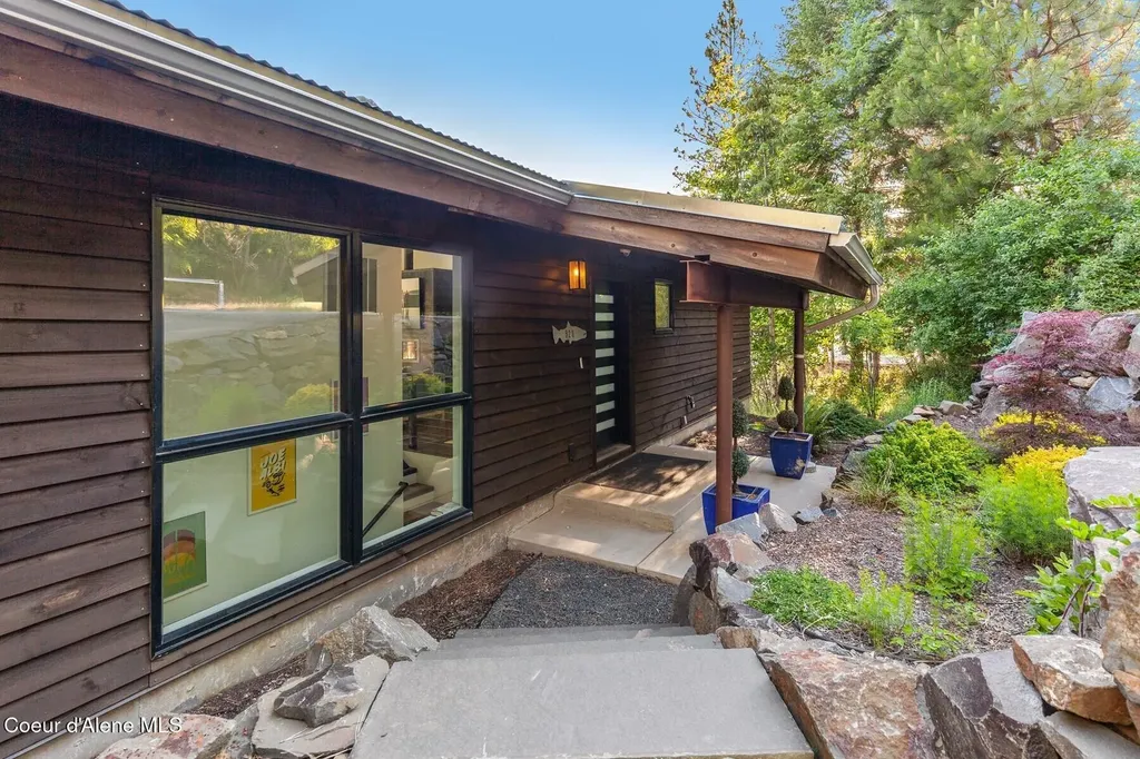 520 S Marion Court Harrison ID 83833