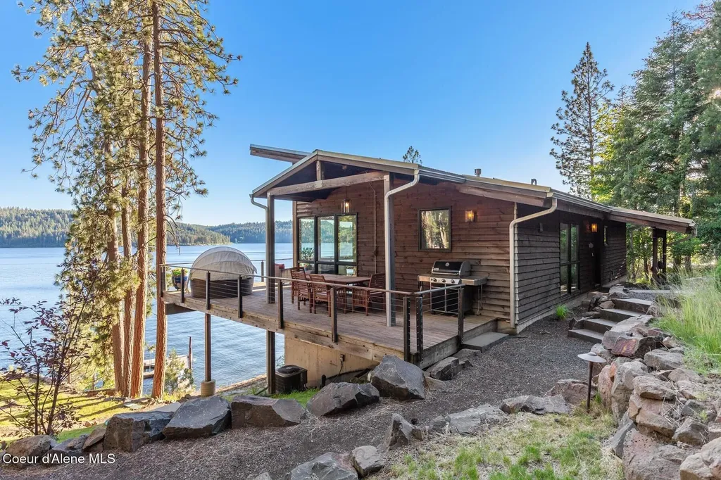 520 S Marion Court Harrison ID 83833