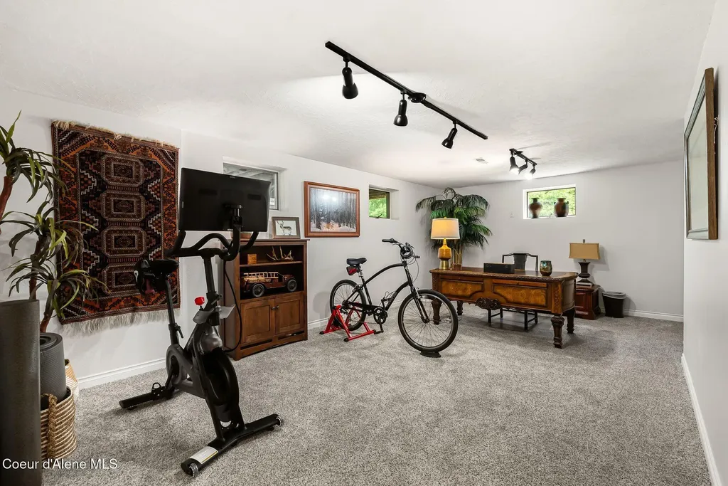 74 Eureka Road Sagle ID 83860