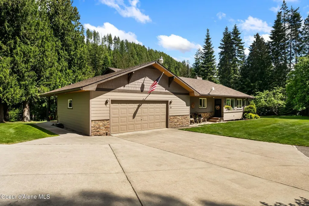74 Eureka Road Sagle ID 83860