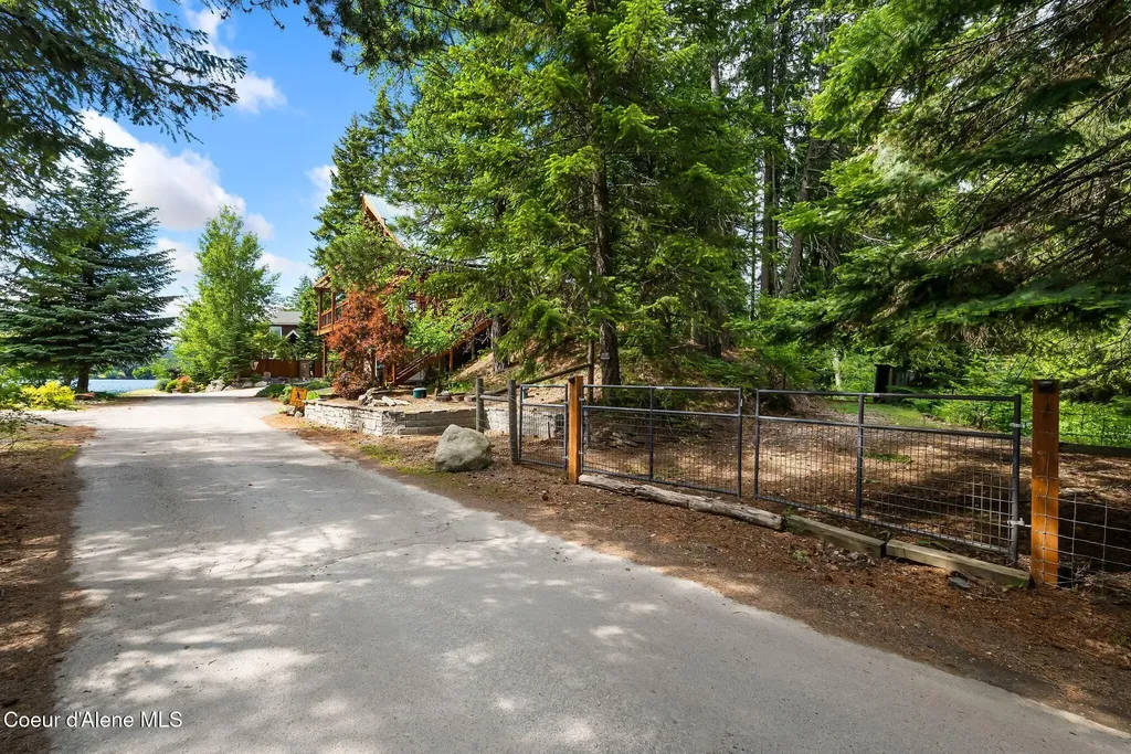 74 Eureka Road Sagle ID 83860