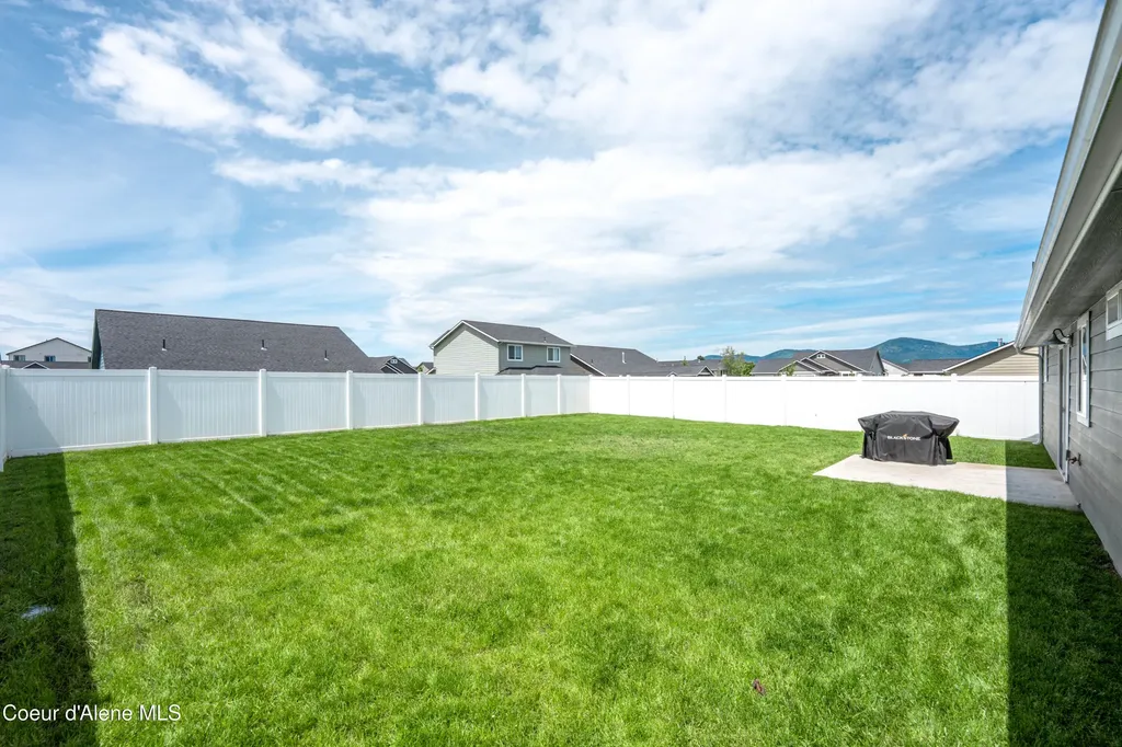 3885 N Pradera Lane Post Falls ID 83854