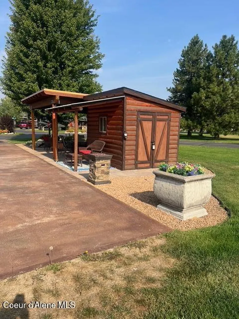 7 Eagle Way Blanchard ID 83804