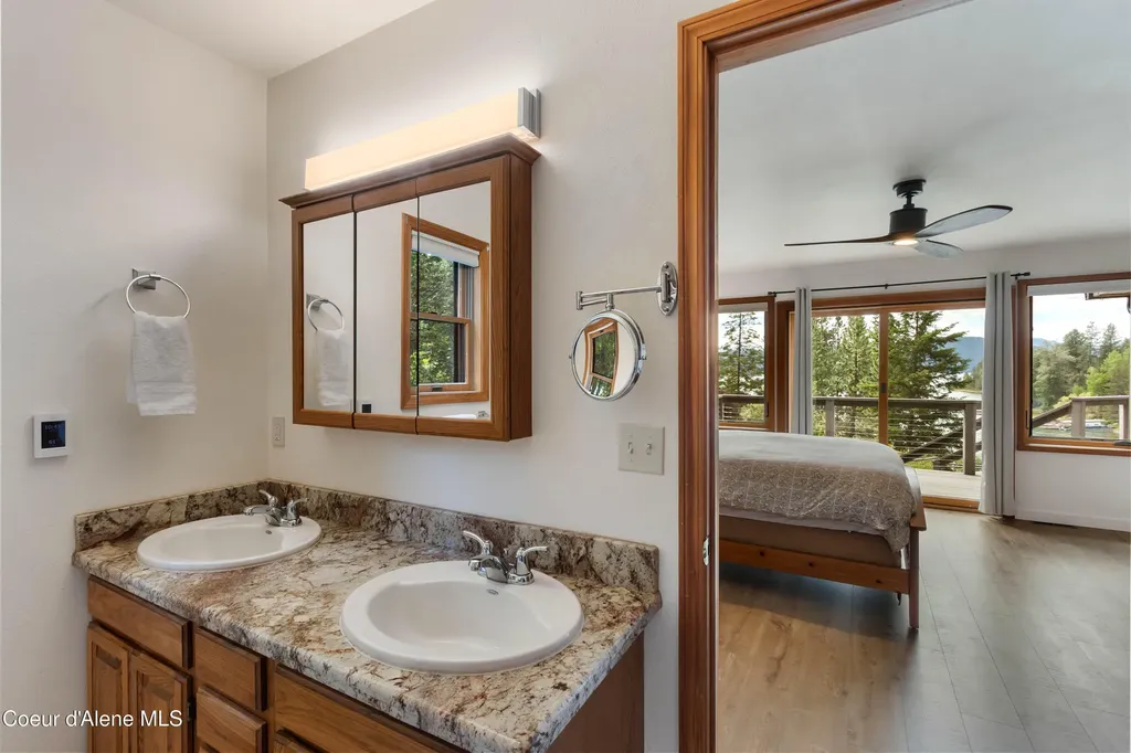 2385 Sunnyside Road Sandpoint ID 83864