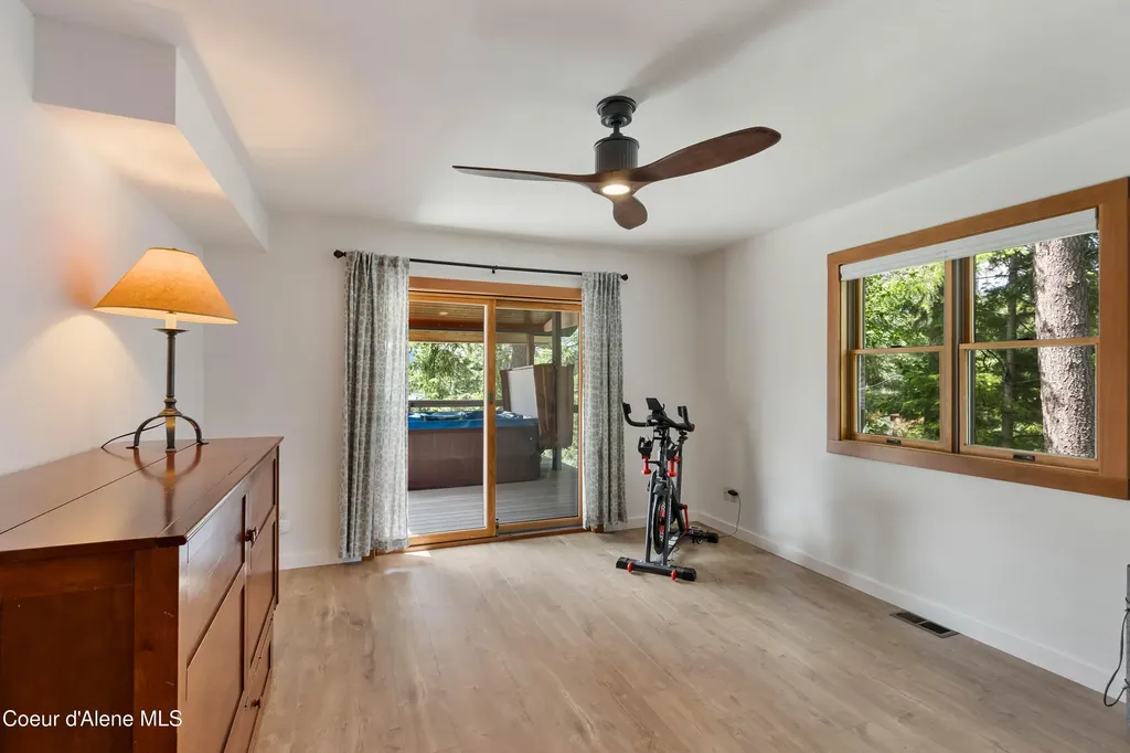 2385 Sunnyside Road Sandpoint ID 83864