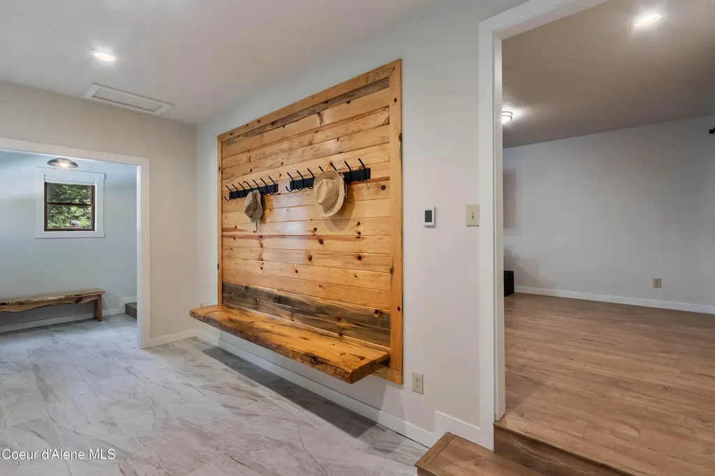 2385 Sunnyside Road Sandpoint ID 83864