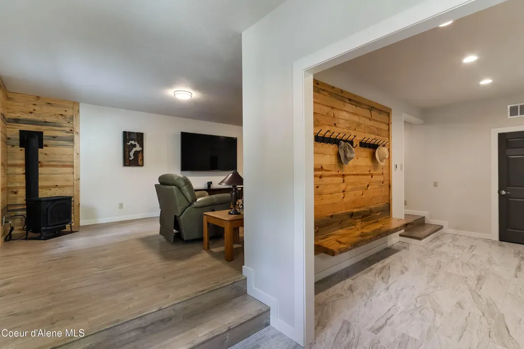 2385 Sunnyside Road Sandpoint ID 83864