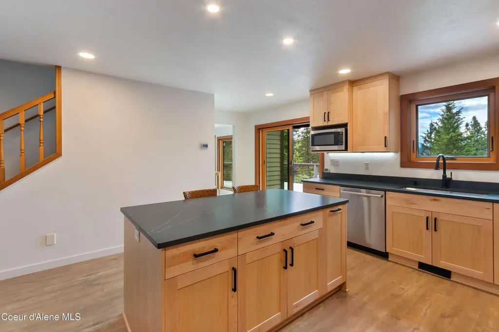 2385 Sunnyside Road Sandpoint ID 83864