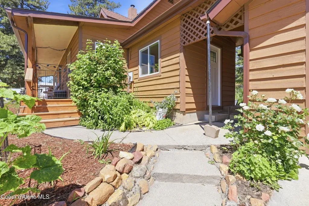 17765 S Rew Road Worley ID 83876
