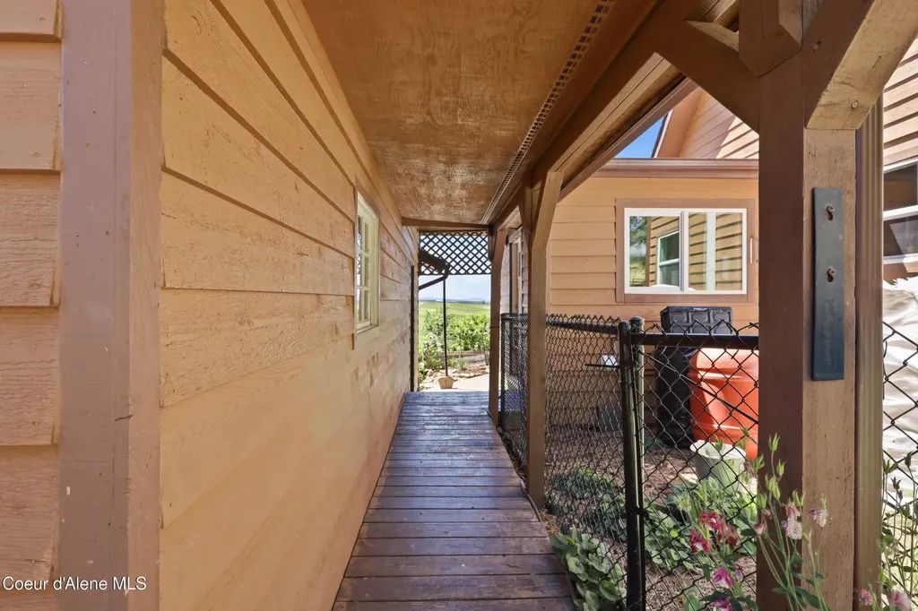 17765 S Rew Road Worley ID 83876