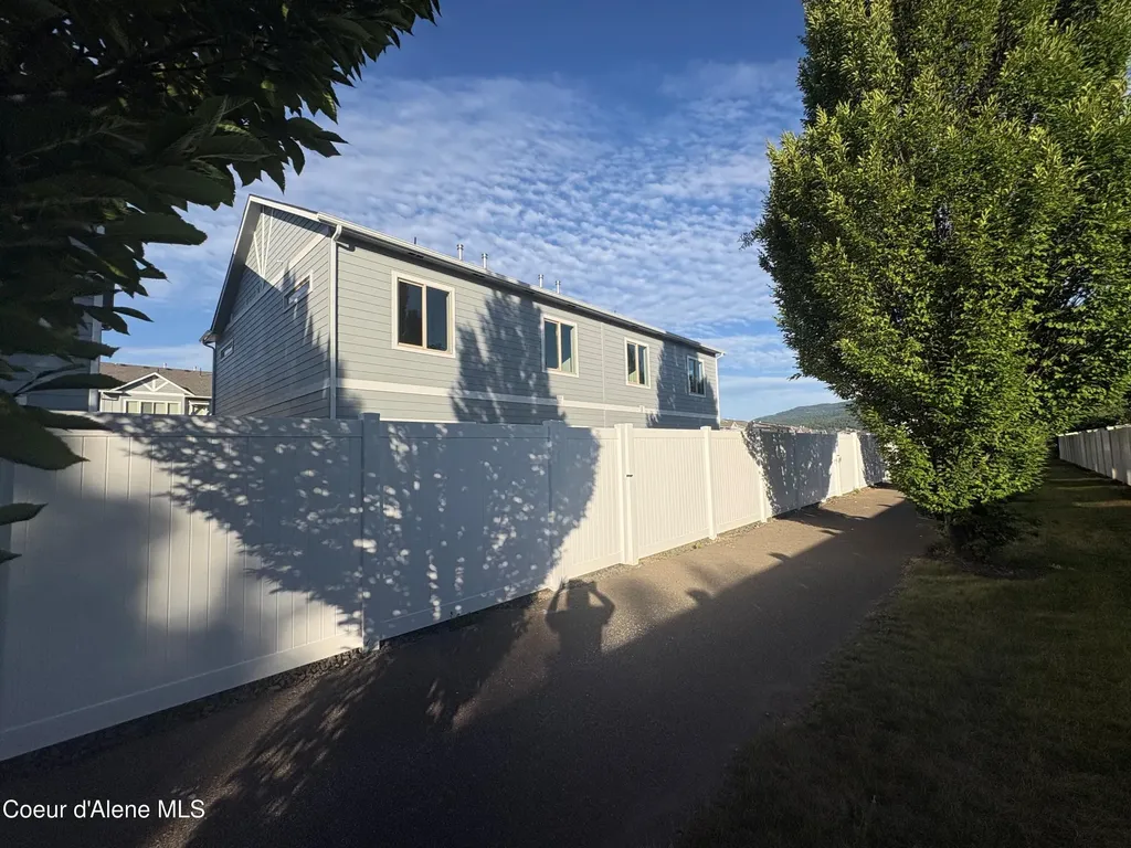 759 N Galbraith Lp (lot 22) Post Falls ID 83854