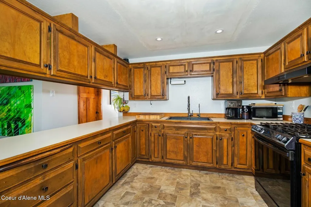 1042 N Wrenco Road Sandpoint ID 83864
