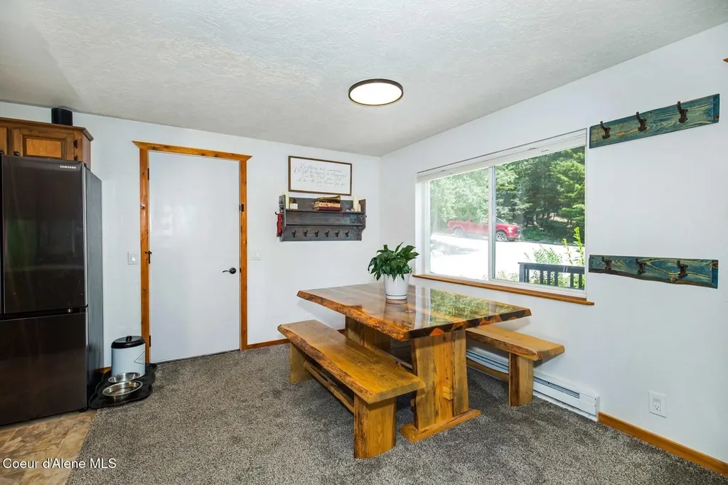 1042 N Wrenco Road Sandpoint ID 83864