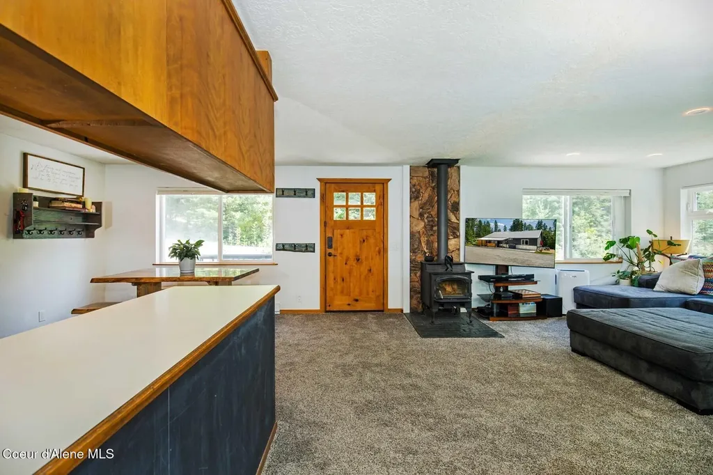 1042 N Wrenco Road Sandpoint ID 83864