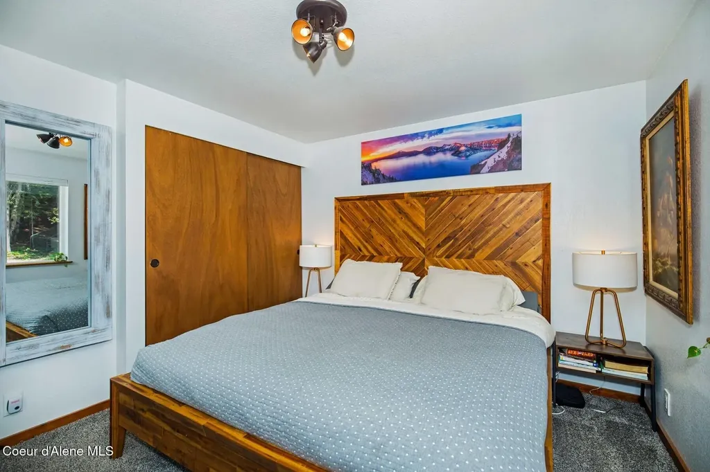 1042 N Wrenco Road Sandpoint ID 83864