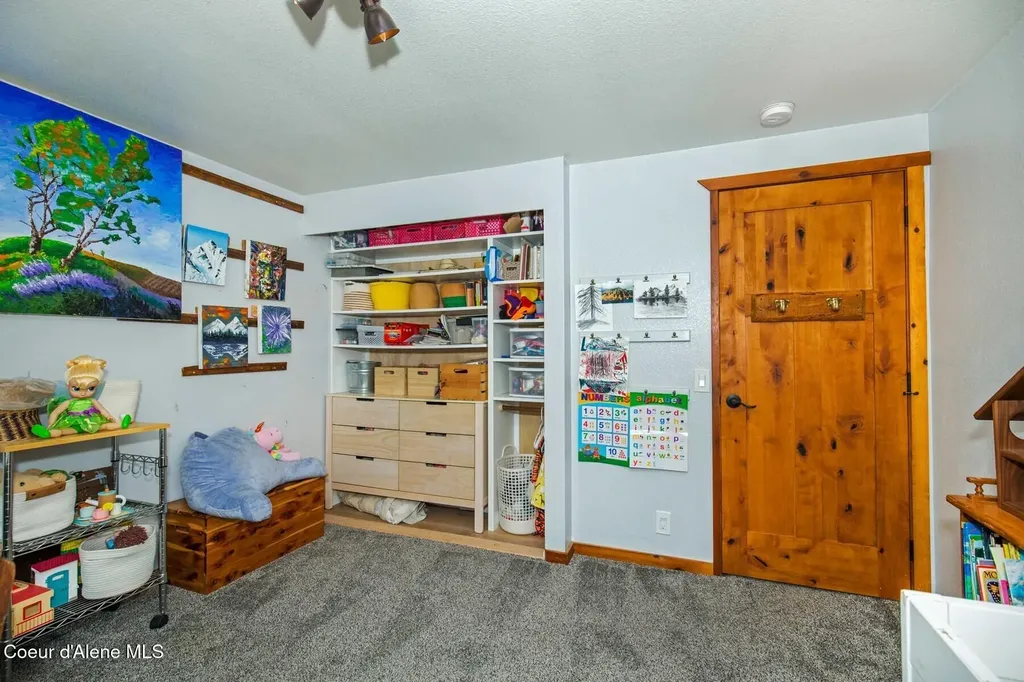 1042 N Wrenco Road Sandpoint ID 83864