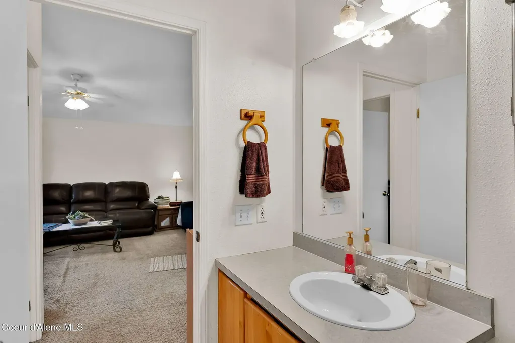 29399 N Clagstone Road Athol ID 83801