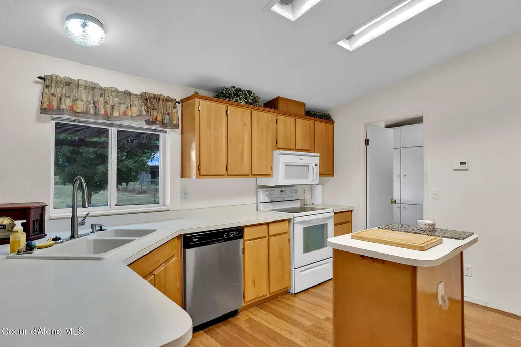 29399 N Clagstone Road Athol ID 83801