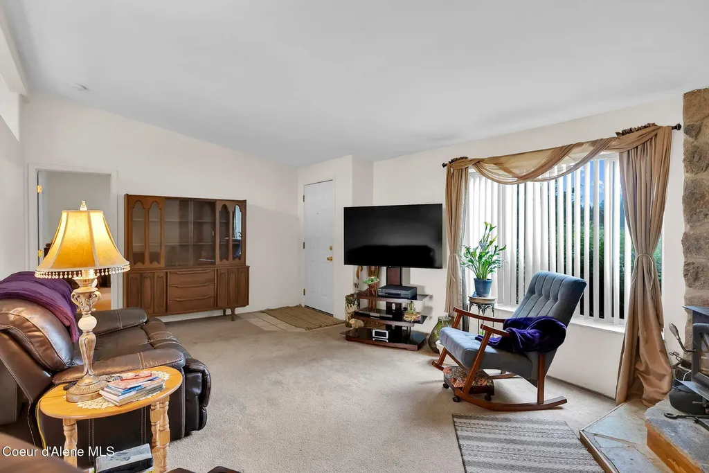 29399 N Clagstone Road Athol ID 83801