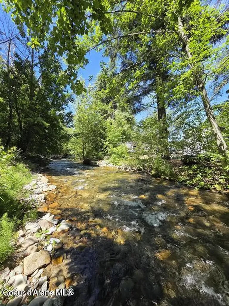 42303 Highway 200 Hope ID 83836