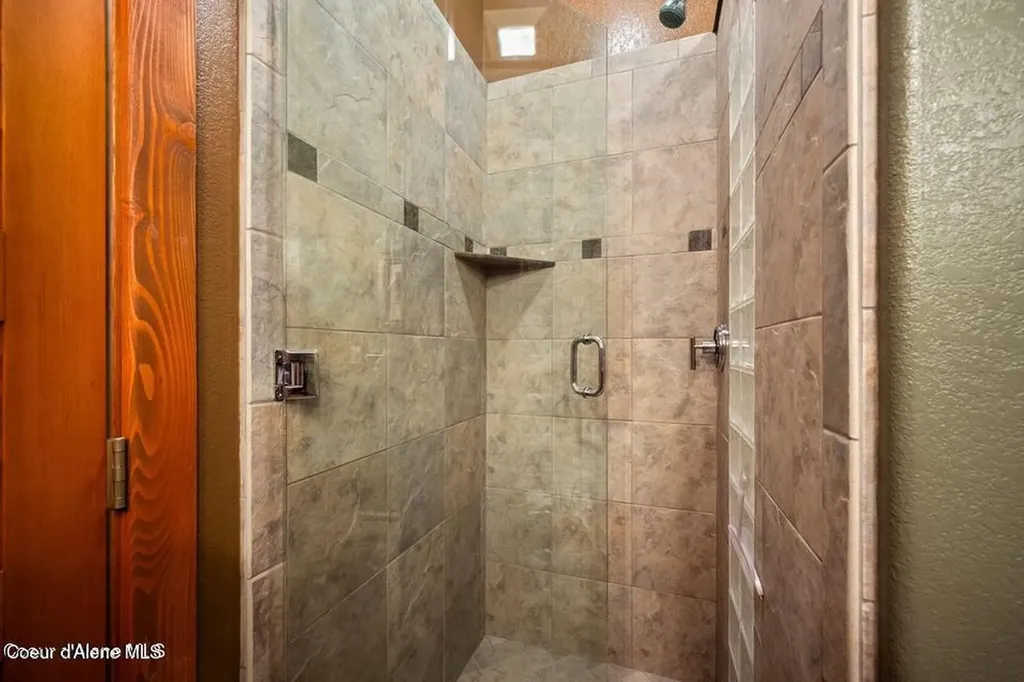 42303 Highway 200 Hope ID 83836