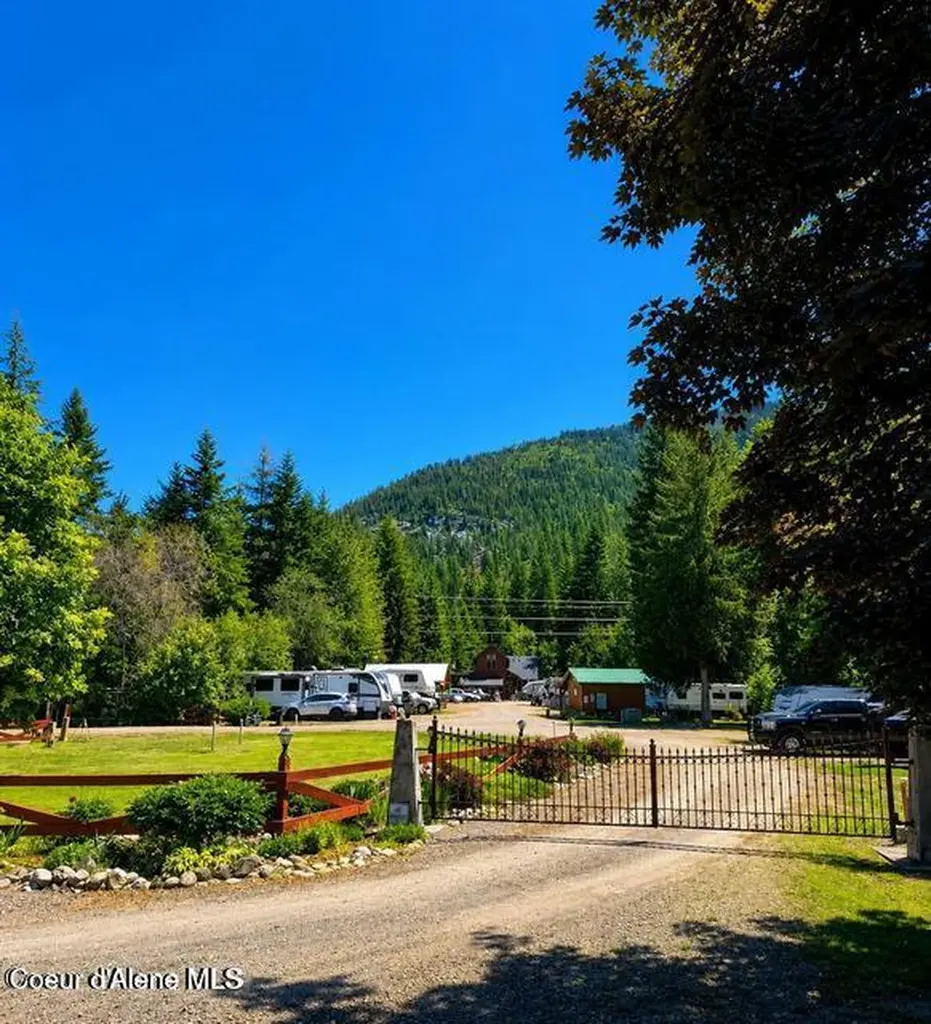 42303 Highway 200 Hope ID 83836