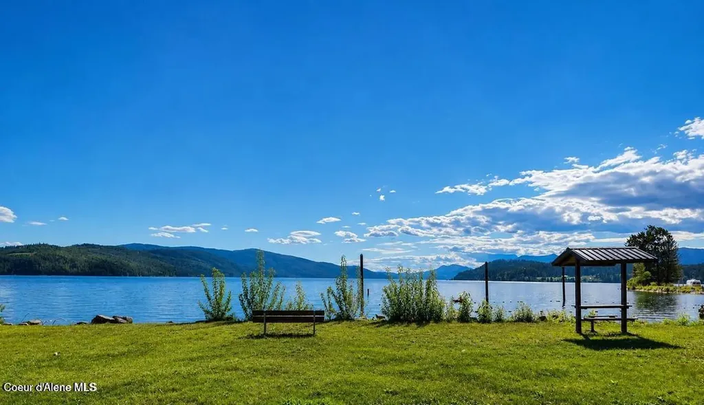 42303 Highway 200 Hope ID 83836
