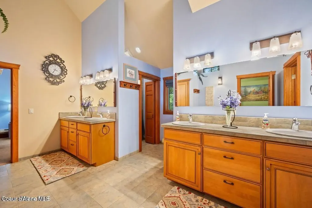 42303 Highway 200 Hope ID 83836